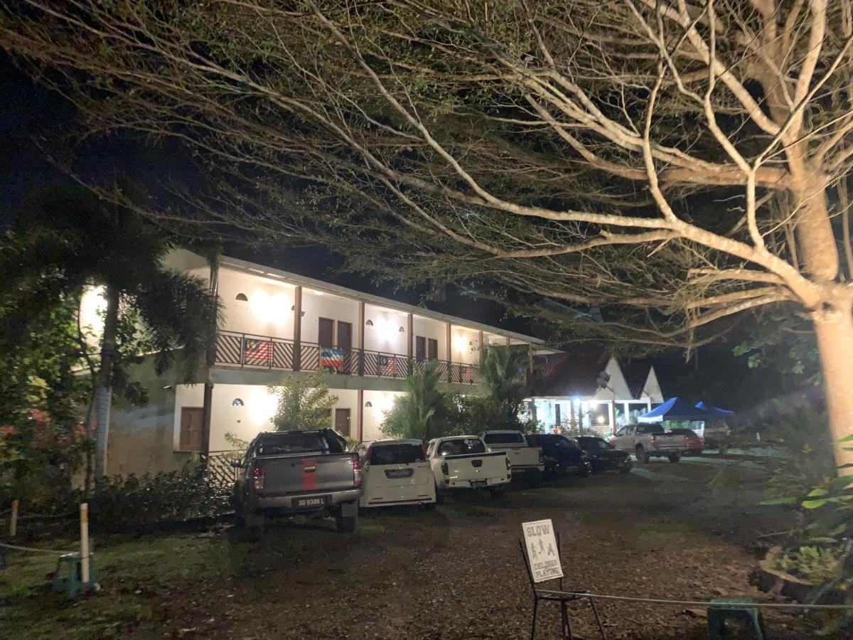 Rtms Guesthouse เซมปอร์นา ภายนอก รูปภาพ